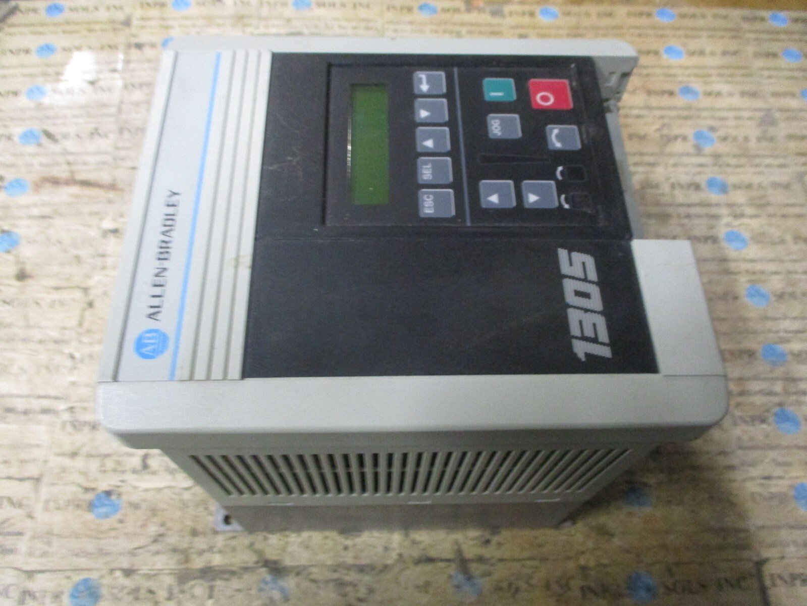 Allen-Bradley-1305-AA08A-1305-AC-Drive-200-240VAC-8A-15kW2HP-Ser-C-Tested-156564270958 Allen Bradley 1305-AA08A 1305 AC Drive 200-240VAC 8A 1.5kW/2HP Ser C *Tested* - Image 1