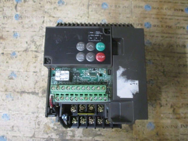 Fuji-Electric-FVR22E11S-4EN-VFD-Inverter-3PH-380-480V-22kW-55A-3-Ph-Tested-168448173308 Fuji Electric FVR2.2E11S-4EN VFD Inverter 3PH 380-480V 2.2kW 5.5A 3-Ph *Tested* - Image 1