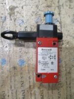 Honeywell CLSB4T Safety Interlock Switch 600VAC Honeywell CLSB4T Switch *Tested*
