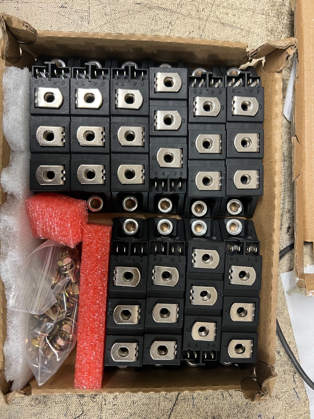 IGBT-MODULE-MCC56-16-io1-B-NEW-SHIP-EXPRESS-155333278558 IGBT MODULE MCC56-16 io1 B** NEW ** SHIP EXPRESS - Image 1