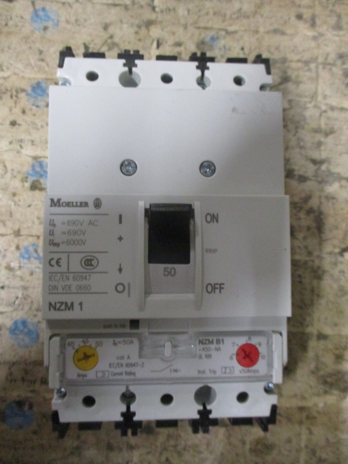 Moeller-NZM-1-Circuit-Breaker-690VAC-50A-Moeller-NZMB1-A50-NA-50Amps-Tested-156611070558 Moeller NZM 1 Circuit Breaker 690VAC 50A Moeller NZMB1-A50-NA 50Amps *Tested* - Image 1