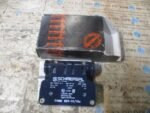 Schmersal TV8S 521-11/11Z Safety Hinge Switch IP67 Schmersal TV8S 521-11 *NEW*