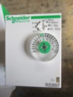 Schneider RE88867215 Zelio RE867 ON Delay Timer 0.1S-100h 20-30DC 20-264AC *NEW* - Image 5