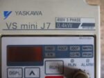 Yaskawa CIMR-J7AA40P4 VS mini J7 AC Drive 380-460VAC 1.8A 1.4kVA 0.4kW *Tested* - Image 5