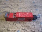 Allen Bradley 440K-C21038 Guardmaster Safety Lock Switch Ser A 250V 10A *Tested* - Image 3