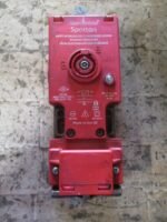 Guardmaster Spartan Safety Interlock Switch W/ Guard Locking 250VAC 10A *Tested* - Image 3