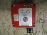 Honeywell GKLE44L7A4 Micro Switch 120VAC Honeywell Micro Switch 120VAC *Tested*