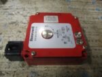 Honeywell GKLE44L7A4 Micro Switch 120VAC Honeywell Micro Switch 120VAC *Tested* - Image 3