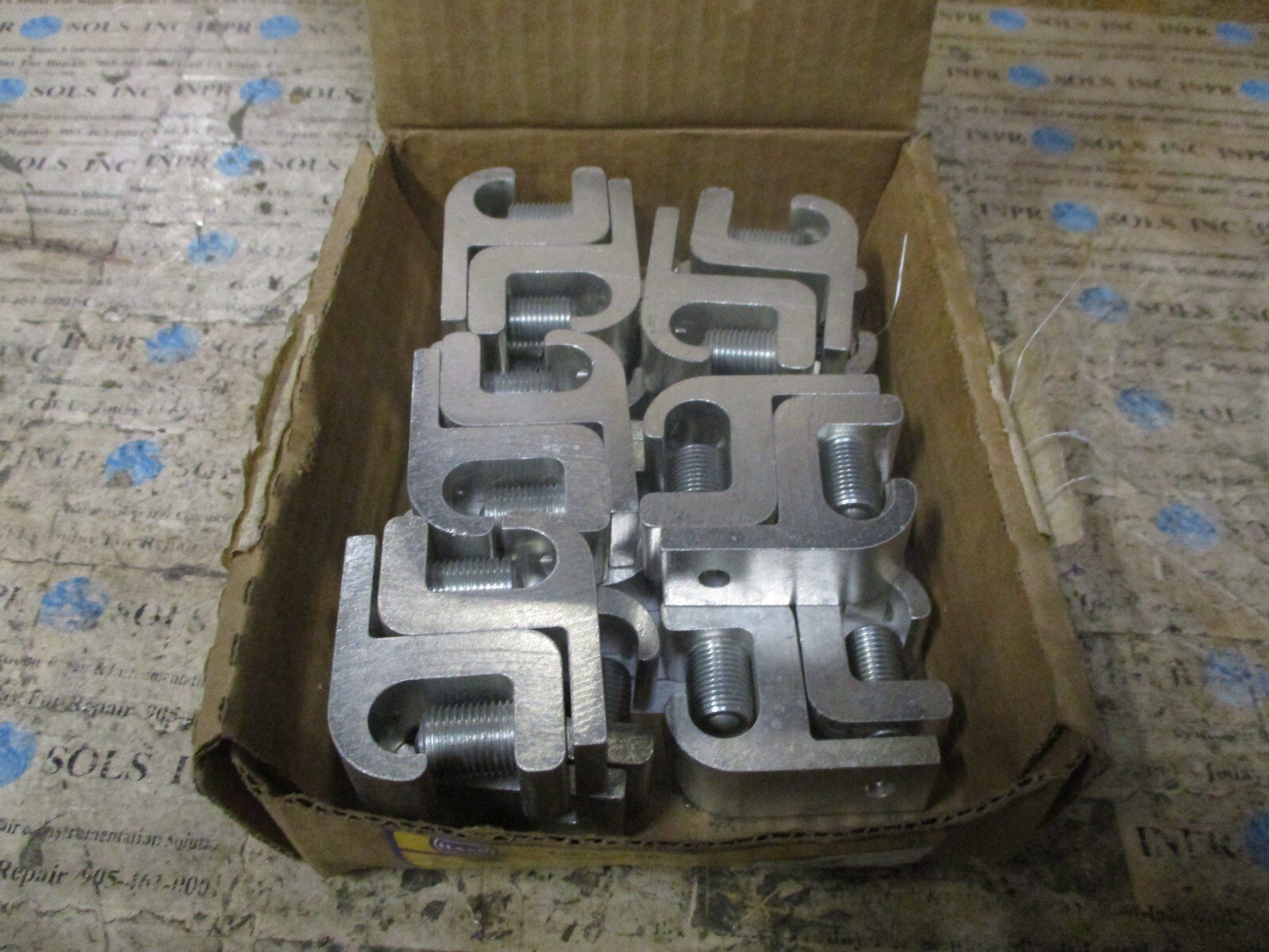 ILSCO-GBL-250-Ground-Bushing-Bus-Wire-Range-250KCMIL-6-ILSCO-GBL-250-LUG-NEW-166646294199 ILSCO GBL-250 Ground Bushing Bus Wire Range 250KCMIL-6 ILSCO GBL-250 LUG *NEW** - Image 1