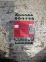 Omron F3SP-B1P Safety Light Curtain Control Unit 24VDC 1.7W 10ms 250VAC *Tested* - Image 3