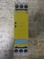 Siemens 3TK2830-1CB30 SIRIUS 3TK2830 Safety Relay Unit 4kV 300VAC 5A *Tested* - Image 3