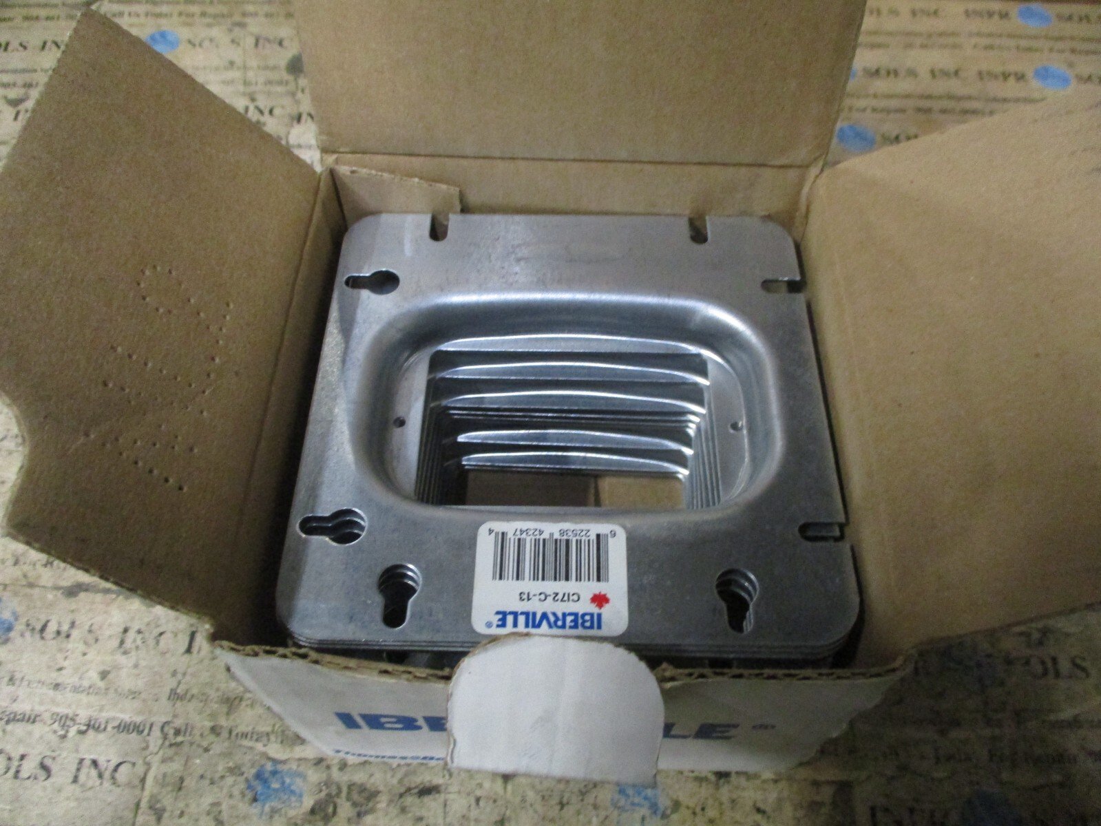 Thomas-Betts-IBERVILLE-CI72-C-13-Square-Box-Cover-4-1116x4-1116x12-NEW-156038977959 Thomas & Betts IBERVILLE CI72-C-13 Square Box Cover 4-11/16"x4-11/16"x1/2 *NEW* - Image 1