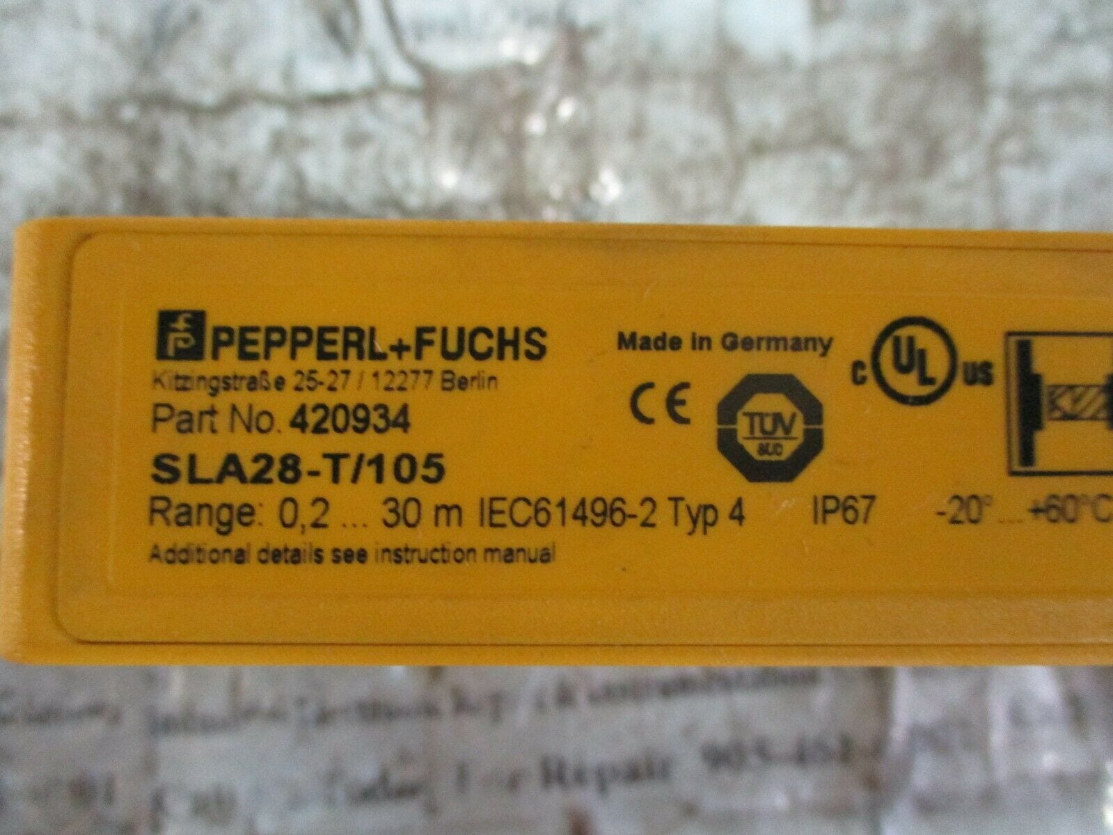 420935 *Tested* Details about   Pepperl+FUCHS Visolux SLA28-R/105 Photoelectric sensor Part No 